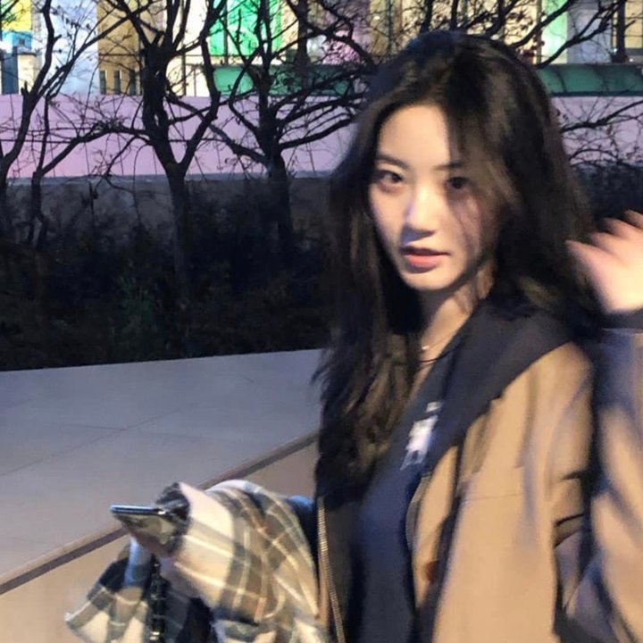 昨夜泪痕干